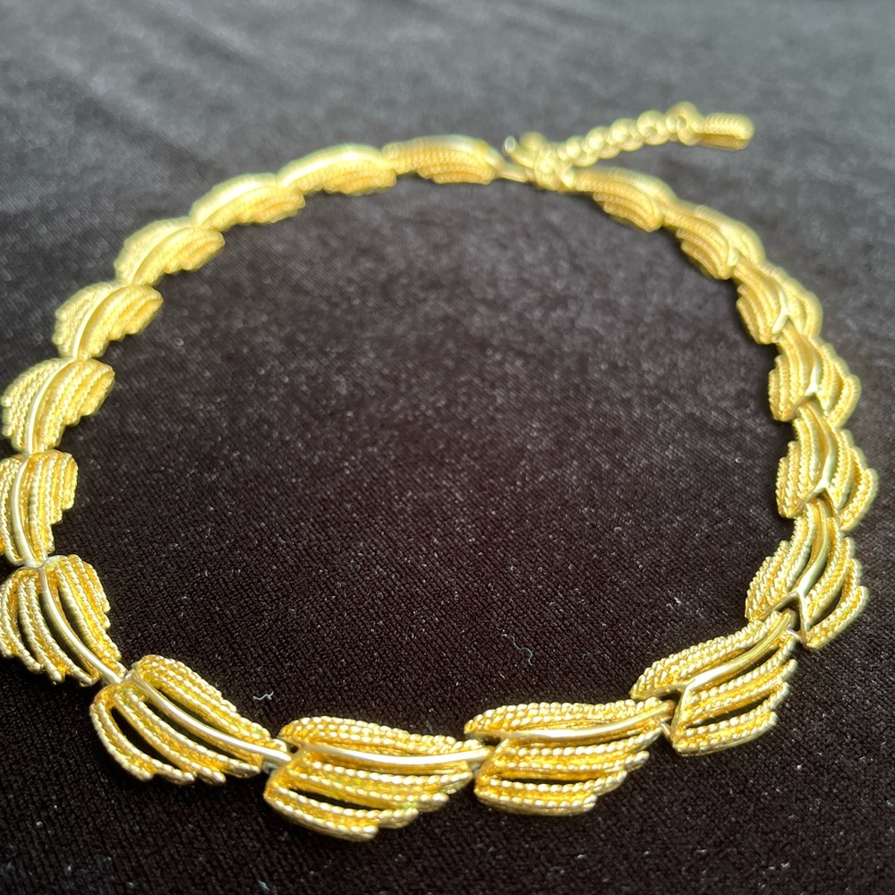 VINTAGE MONET Signed Choker Necklace